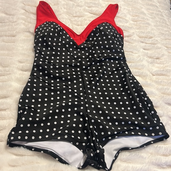 Swimsuit - Picture 7 of 8